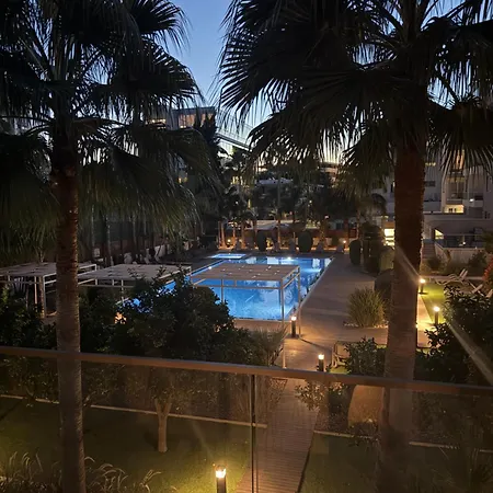 Pool View Apartment With Large Terrace 5 Min Walk To The Sea Apartament