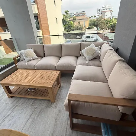 Pool View Apartment With Large Terrace 5 Min Walk To The Sea Limassol