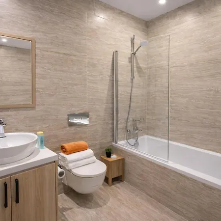 Pool View With Large Terrace 5 Min Walk To The Sea Daire