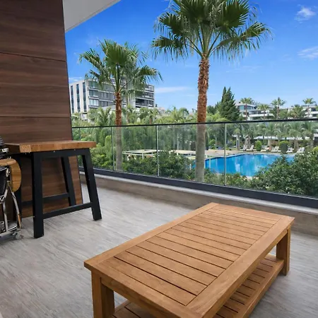 Pool View With Large Terrace 5 Min Walk To The Sea Daire Limasol